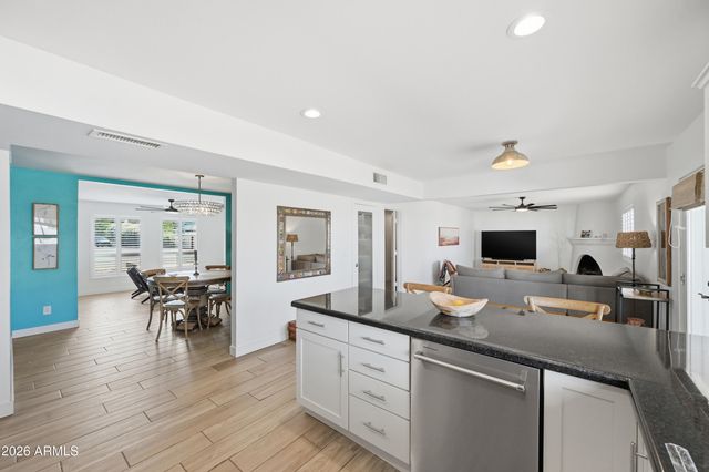 202 E SHARON Avenue, Phoenix, AZ 85022