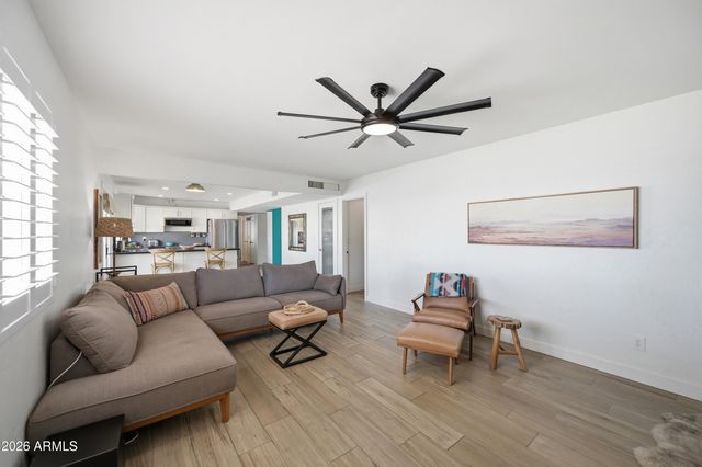 202 E SHARON Avenue, Phoenix, AZ 85022