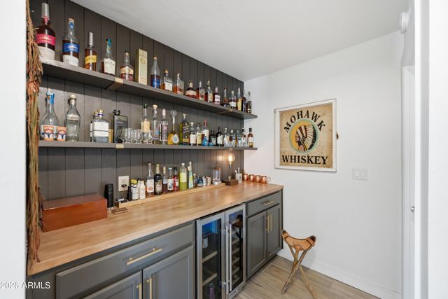 202 E SHARON Avenue, Phoenix, AZ 85022