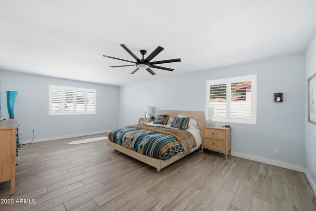 202 E SHARON Avenue, Phoenix, AZ 85022