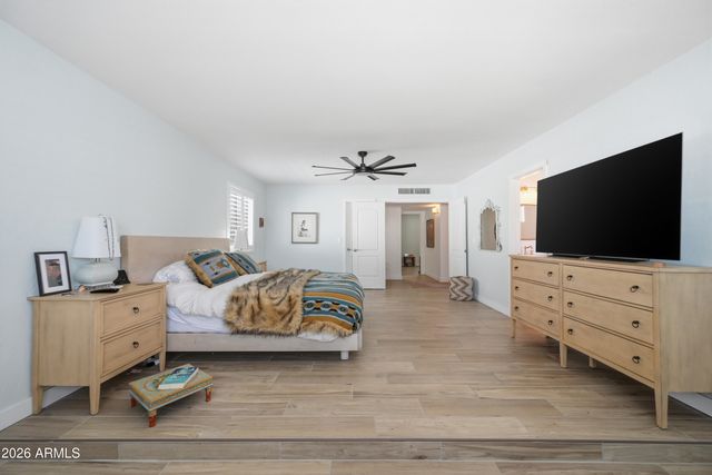 202 E SHARON Avenue, Phoenix, AZ 85022