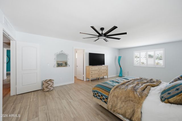 202 E SHARON Avenue, Phoenix, AZ 85022