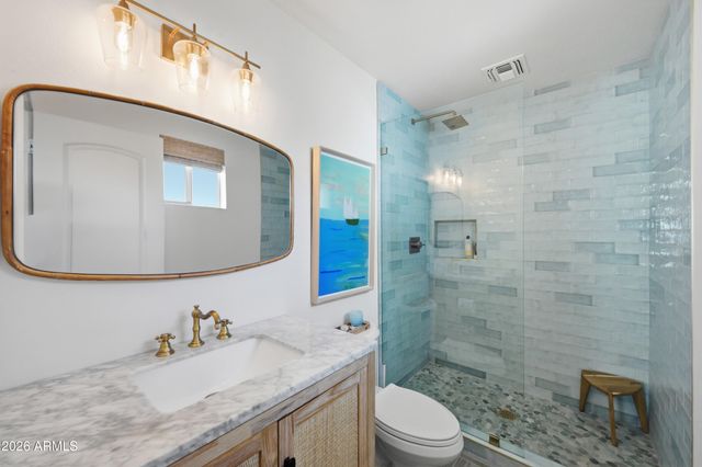202 E SHARON Avenue, Phoenix, AZ 85022