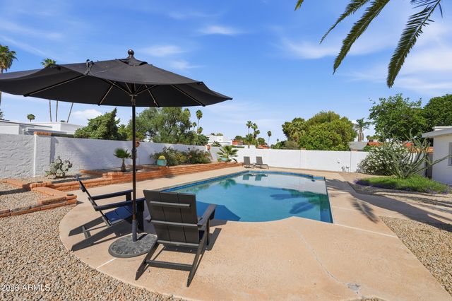 202 E SHARON Avenue, Phoenix, AZ 85022