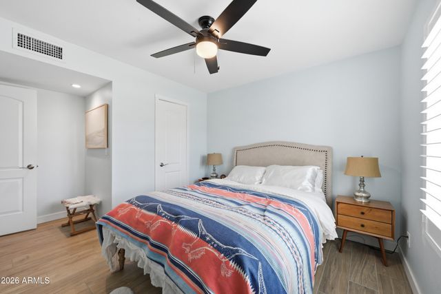 202 E SHARON Avenue, Phoenix, AZ 85022