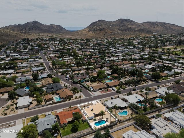 202 E SHARON Avenue, Phoenix, AZ 85022