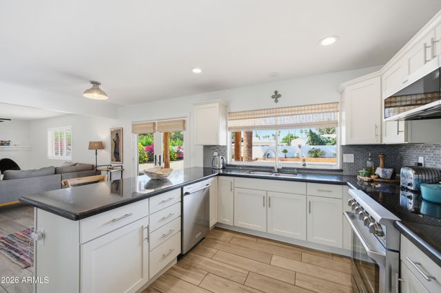 202 E SHARON Avenue, Phoenix, AZ 85022