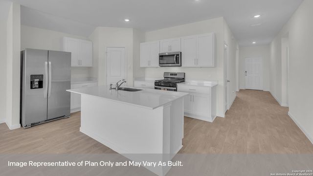 136 South Plains Road, San Marcos, TX 78666