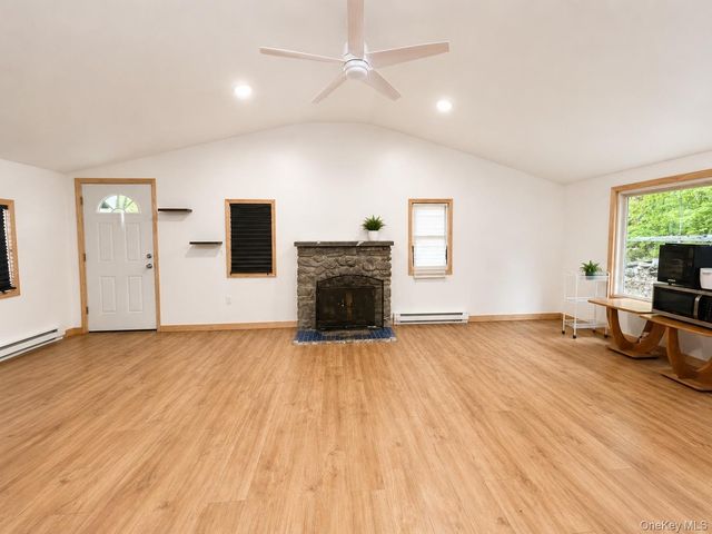 11 Utopian Trail, Monroe, NY 10950