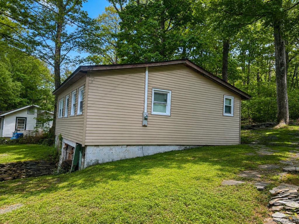 11 Utopian Trail, Monroe, NY 10950