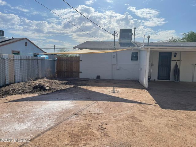 2731 N La Verne Avenue, Tucson, AZ 85712