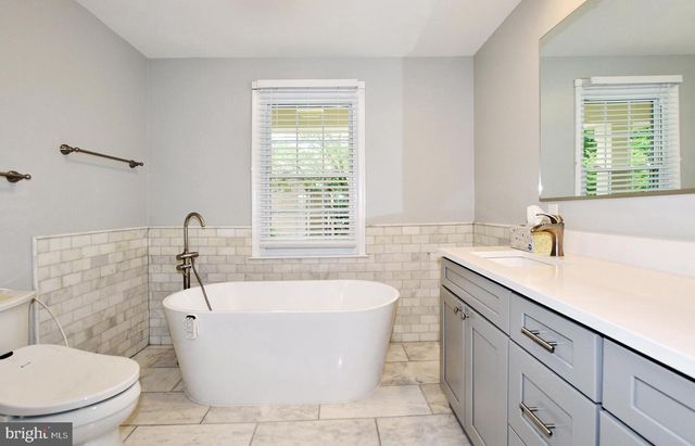 10121 CRESTBERRY PL, Bethesda, MD 20817