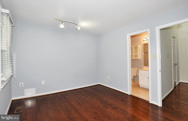10121 CRESTBERRY PL, Bethesda, MD 20817