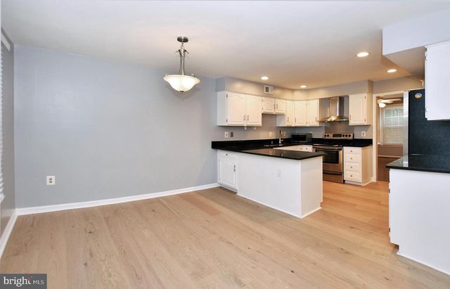 10121 CRESTBERRY PL, Bethesda, MD 20817