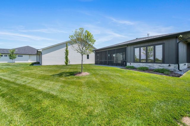 8374 W Waterway Ct, Maize, KS 67101