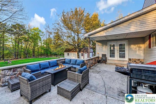 61 Chapman Circle, Penn Forest Twp, PA 18210