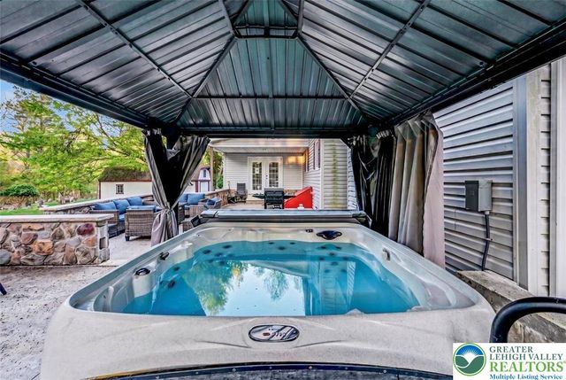 61 Chapman Circle, Penn Forest Twp, PA 18210