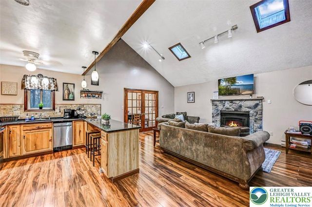 61 Chapman Circle, Penn Forest Twp, PA 18210