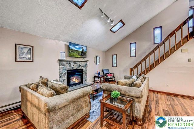 61 Chapman Circle, Penn Forest Twp, PA 18210