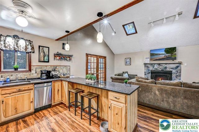 61 Chapman Circle, Penn Forest Twp, PA 18210
