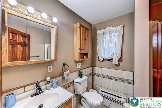 61 Chapman Circle, Penn Forest Twp, PA 18210