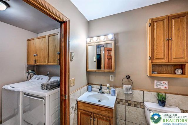 61 Chapman Circle, Penn Forest Twp, PA 18210