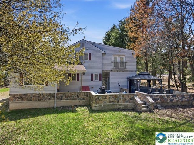 61 Chapman Circle, Penn Forest Twp, PA 18210