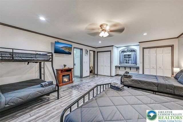 61 Chapman Circle, Penn Forest Twp, PA 18210
