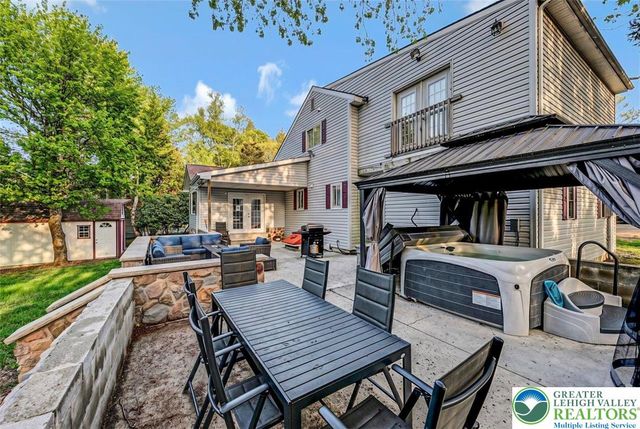 61 Chapman Circle, Penn Forest Twp, PA 18210