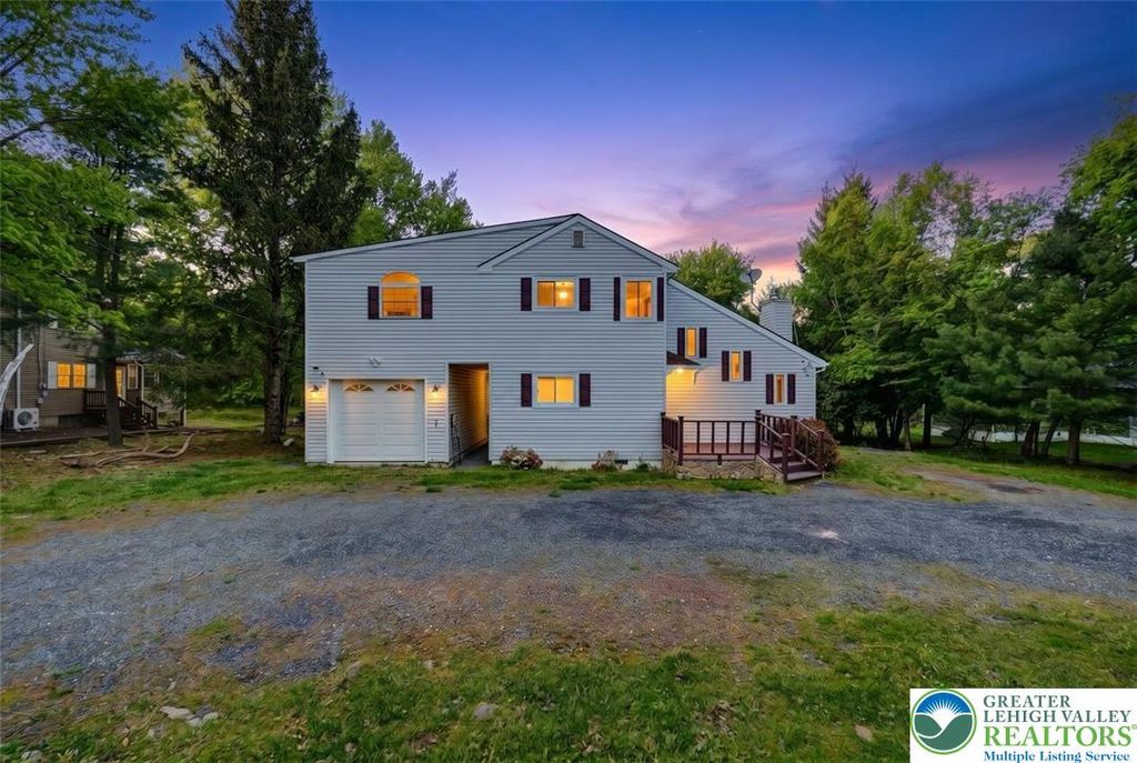 61 Chapman Circle, Penn Forest Twp, PA 18210