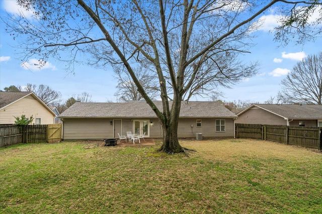 947 HUNTERS RETREAT DR, Collierville, TN 38017