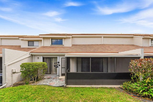 8638 Eagle Run Drive 15, Boca Raton, FL 33434