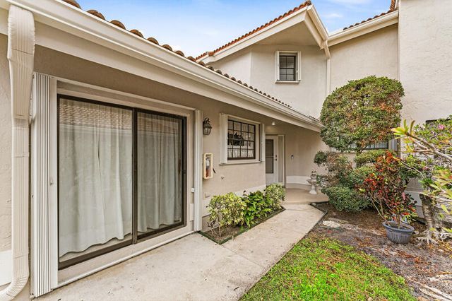 8638 Eagle Run Drive 15, Boca Raton, FL 33434