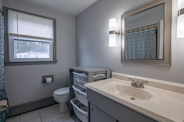 31 Rosemont Avenue, Manchester, NH 03103