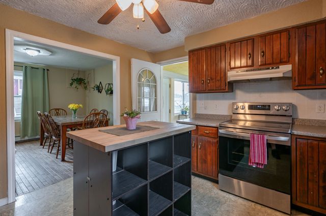 31 Rosemont Avenue, Manchester, NH 03103