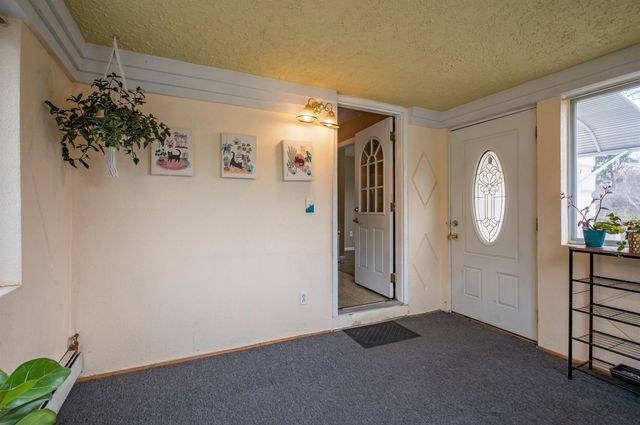 31 Rosemont Avenue, Manchester, NH 03103