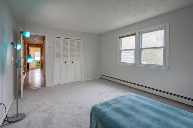 31 Rosemont Avenue, Manchester, NH 03103