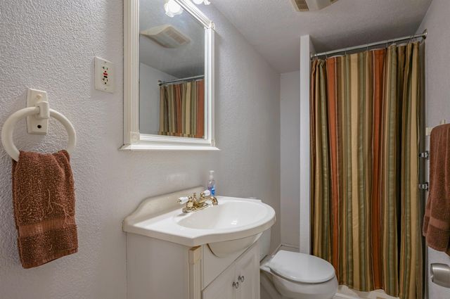 31 Rosemont Avenue, Manchester, NH 03103