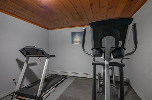 31 Rosemont Avenue, Manchester, NH 03103