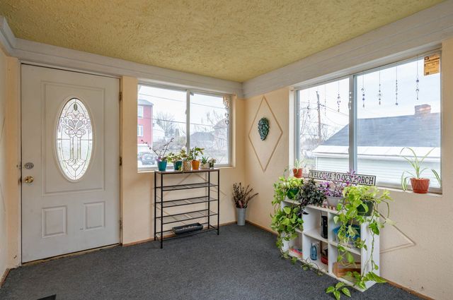 31 Rosemont Avenue, Manchester, NH 03103