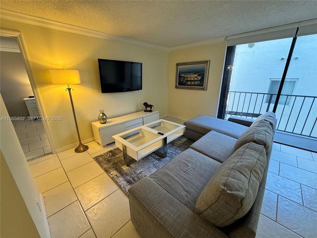 2625 Collins Ave 320, Miami Beach, FL 33140