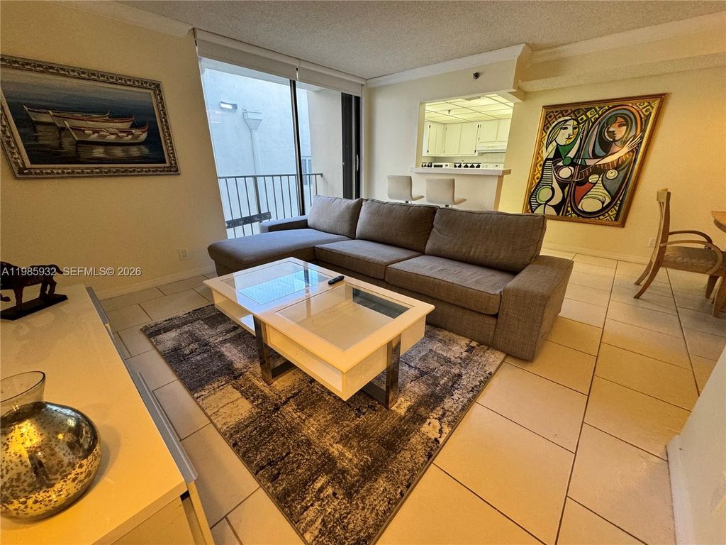 2625 Collins Ave 320, Miami Beach, FL 33140