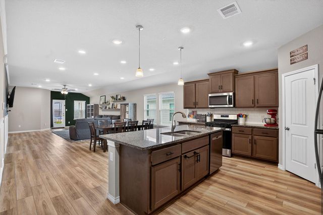 1128 Kennesaw Drive, College Station, TX 77845