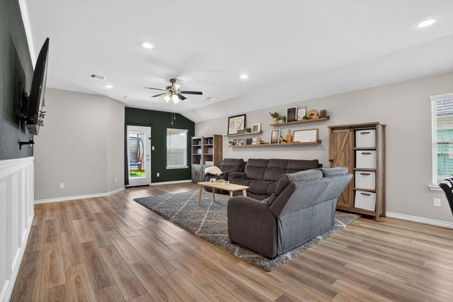 1128 Kennesaw Drive, College Station, TX 77845