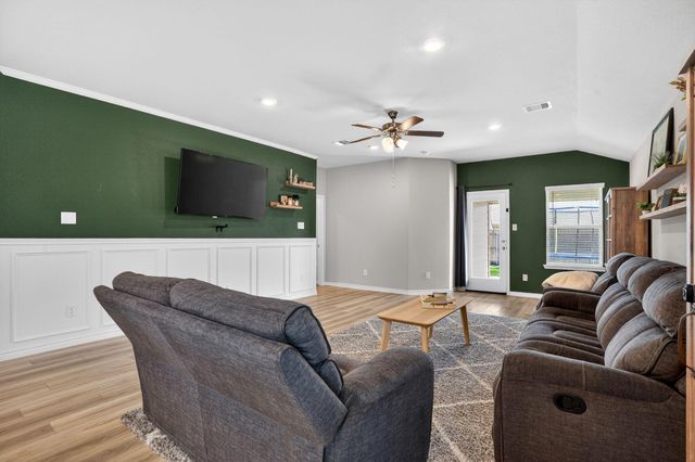 1128 Kennesaw Drive, College Station, TX 77845