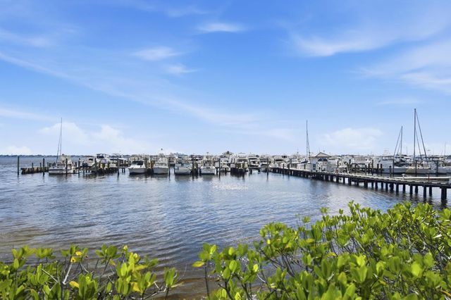 975 NW Flagler Avenue 307, Stuart, FL 34994