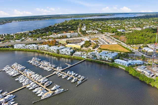 975 NW Flagler Avenue 307, Stuart, FL 34994