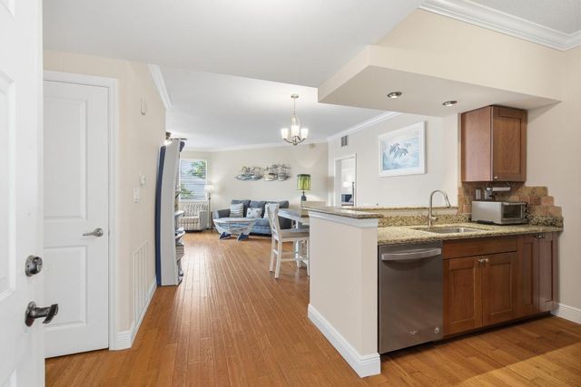 975 NW Flagler Avenue 307, Stuart, FL 34994