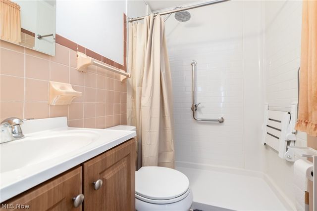 4226 Bushnell Road, University Heights, OH 44118