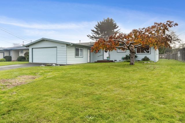 1090 Fritz Road, Mckinleyville, CA 95519